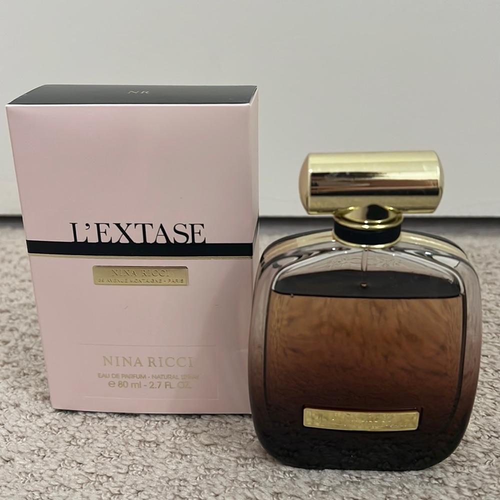L’Extase Nina Ricci Perfume